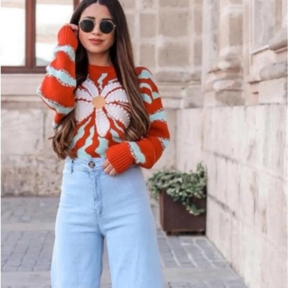 Zara Sweaters - Zara Oversized Flower Swirl Knit Sweater Size Small